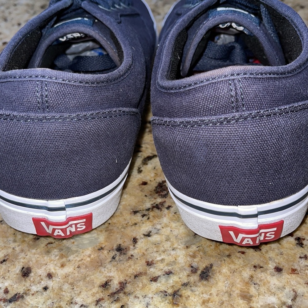 Vans - Picture 7 of 9